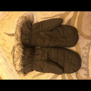 LL Bean women’s brown mittens size Large